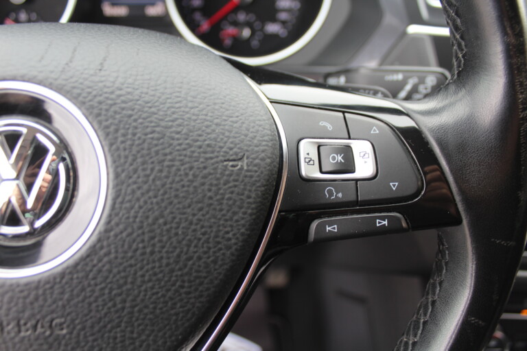 28 Stilecar It Vw Tiguan Fm812ns