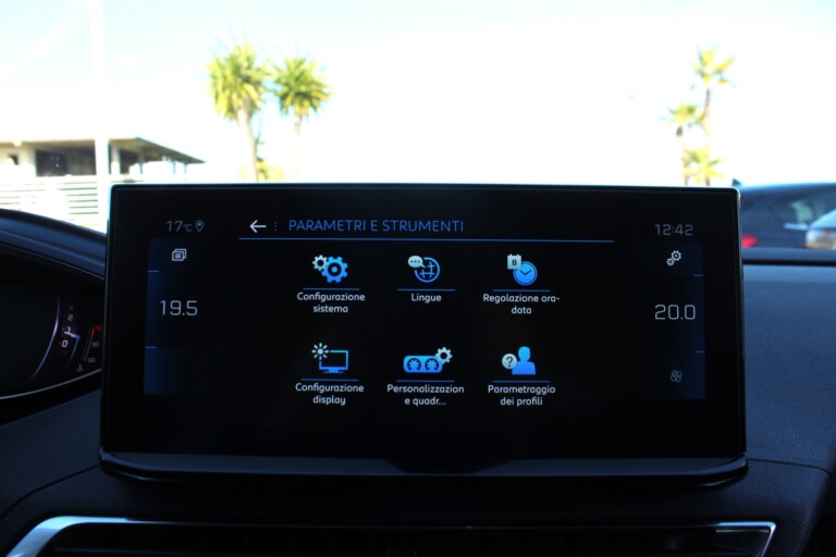 33 Stilecar It Peugeot 3008 Gl530xj