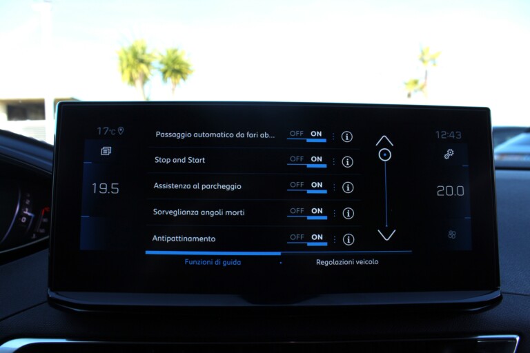 37 Stilecar It Peugeot 3008 Gl530xj