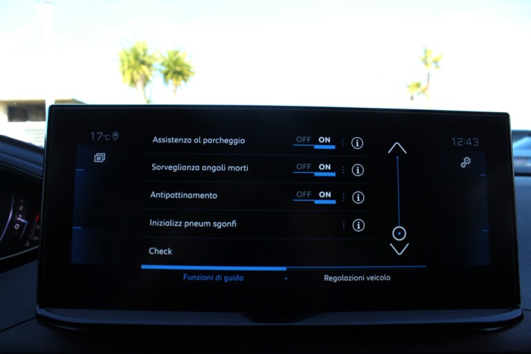 38 Stilecar It Peugeot 3008 Gl530xj