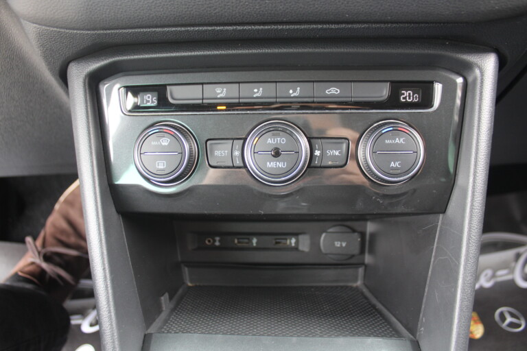 38 Stilecar It Vw Tiguan Fm812ns