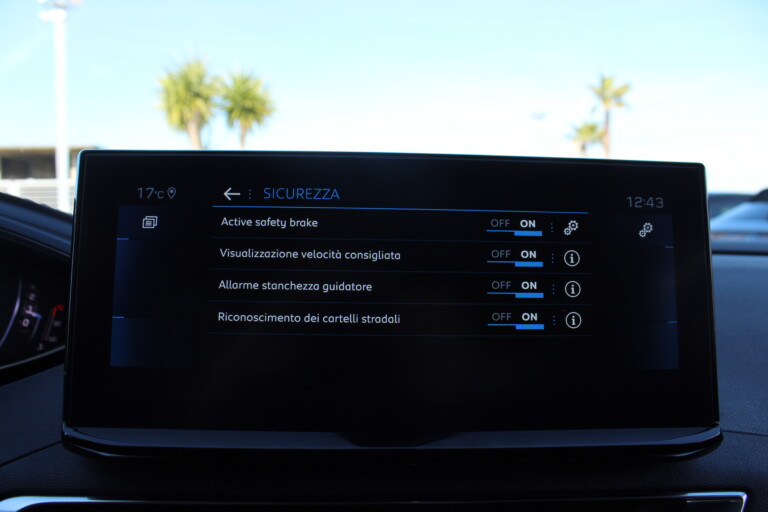 39 Stilecar It Peugeot 3008 Gl530xj