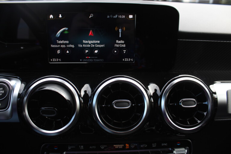 40 Stilecar It Mb Glb 220d Gk674ze