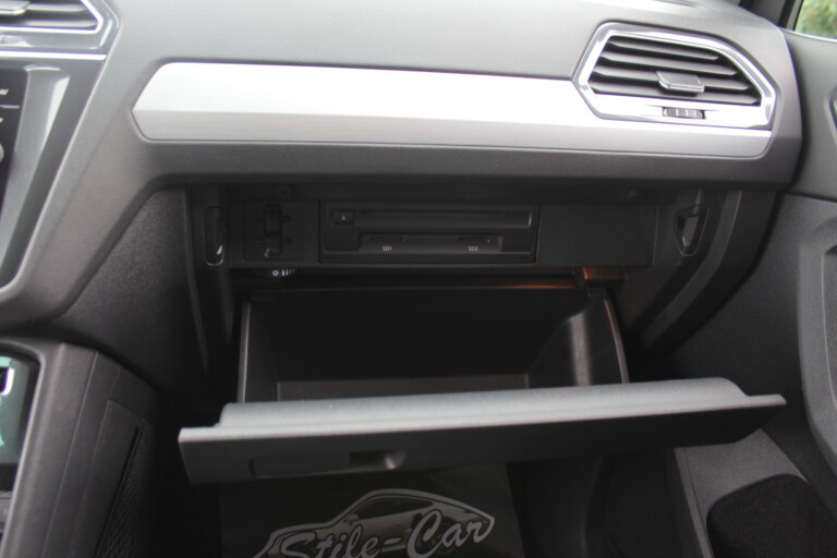 40 Stilecar It Vw Tiguan Fm812ns