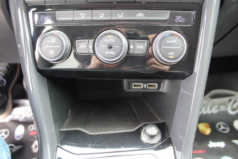 42 Stilecar It Vw T Roc Gb201ch