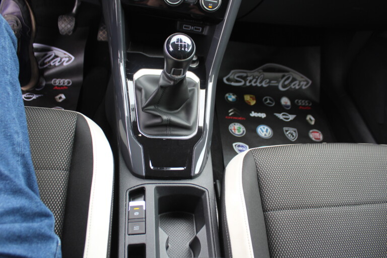 43 Stilecar It Vw T Roc Gb201ch