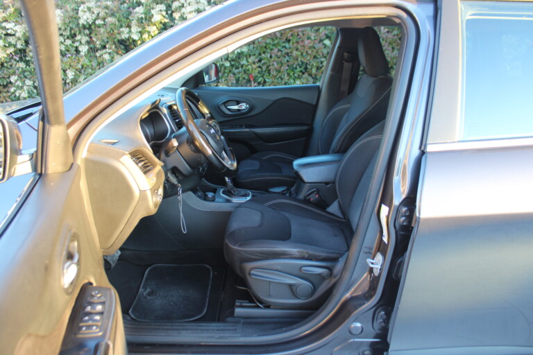 05 Stilecar It Jeep Cherokee Fa036gp