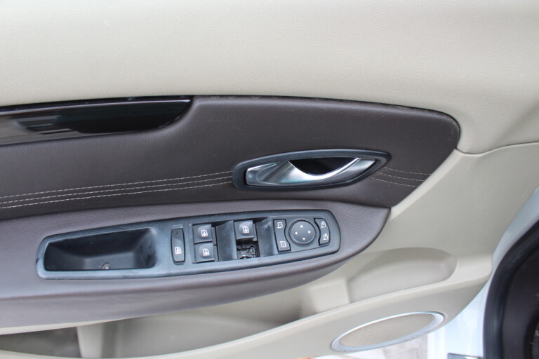 08 Stilecar It Renault Scenic Ed351ee