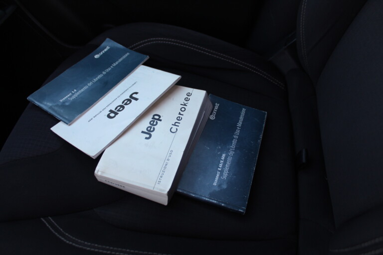 17 Stilecar It Jeep Cherokee Fa036gp