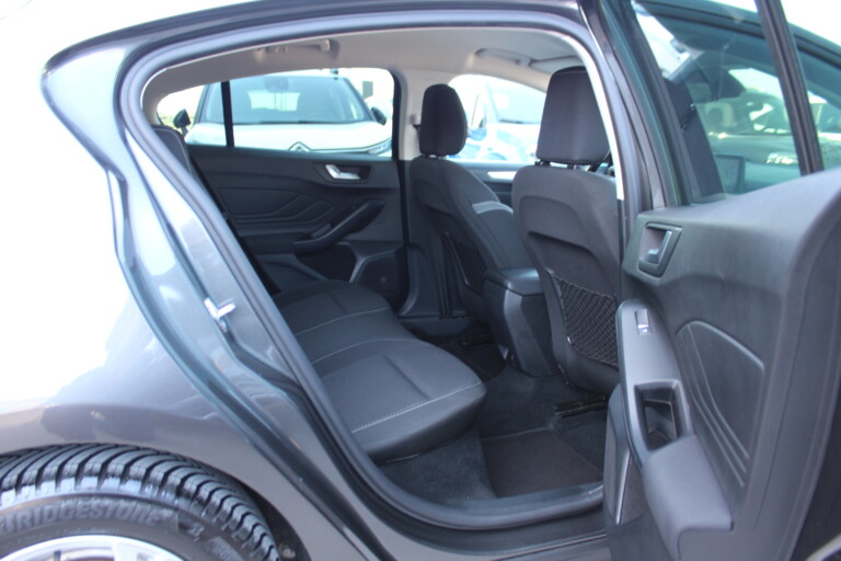 18 Stilecar It Ford Focus Gj090aw