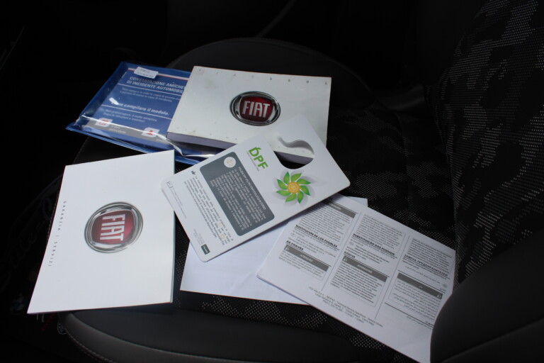 39 Stilecar It Fiat 500l Gh606hy