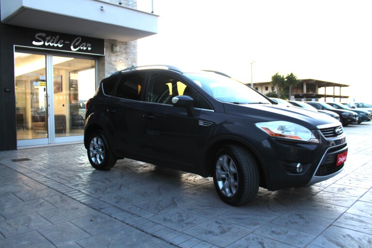 02 Stilecar It Ford Kuga Eh159ab