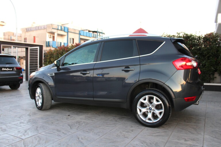 03 Stilecar It Ford Kuga Eh159ab