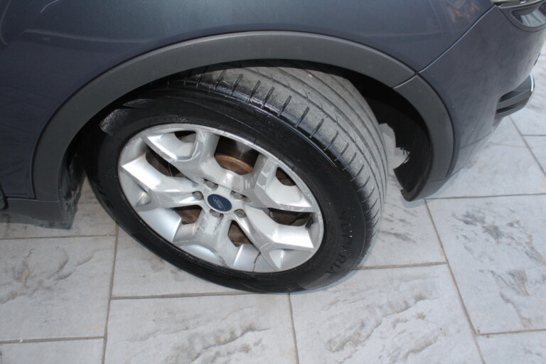 06 Stilecar It Ford Kuga Eh159ab