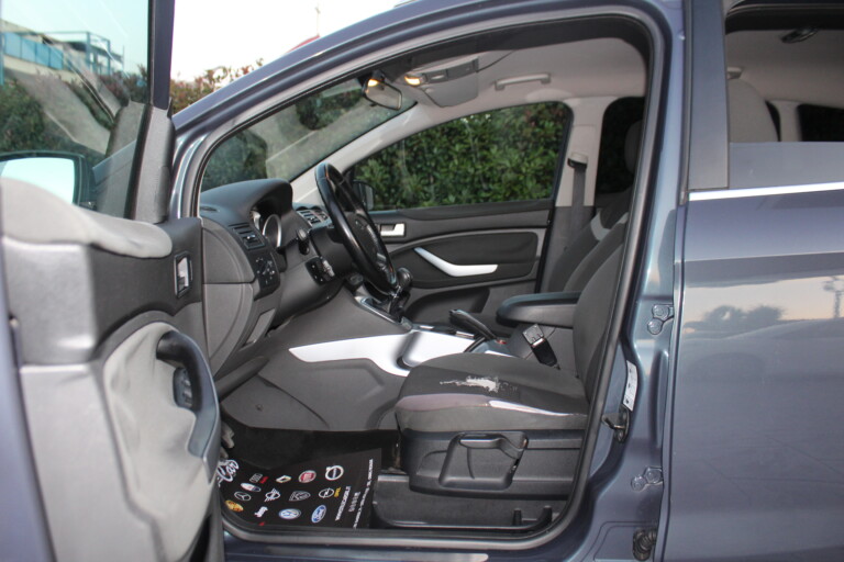 07 Stilecar It Ford Kuga Eh159ab