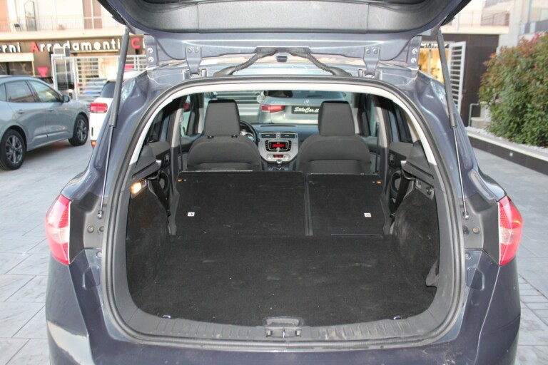 14 Stilecar It Ford Kuga Eh159ab