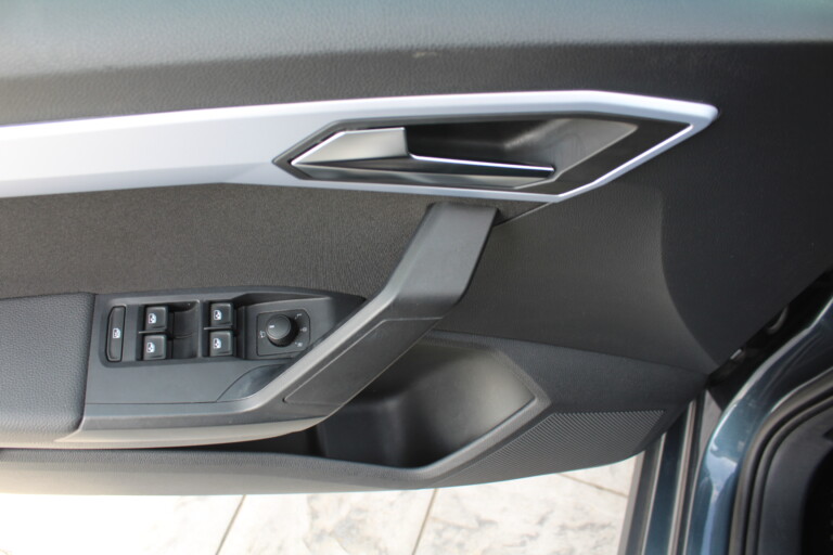 14 Stilecar It Seat Arona Gm591yf