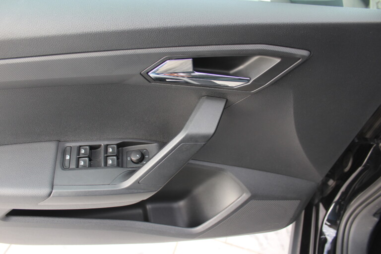15 Stilecar It Seat Arona Fy644hf