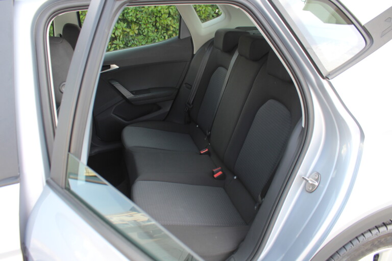 15 Stilecar It Seat Arona Gm962lb