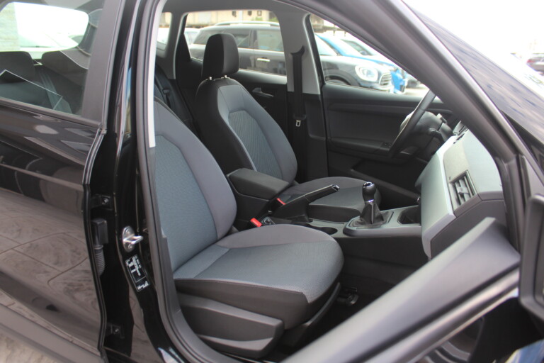 16 Stilecar It Seat Arona Fy644hf