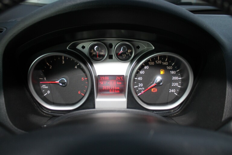 17 Stilecar It Ford Kuga Eh159ab