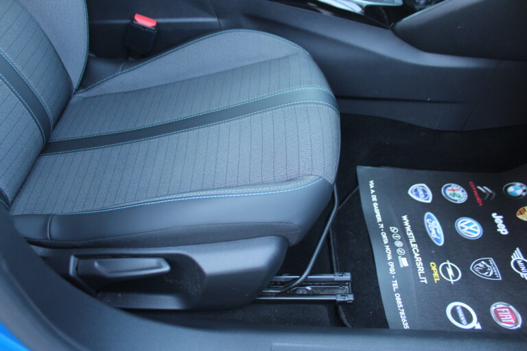 17 Stilecar It Peugeot 2008 Gj757av