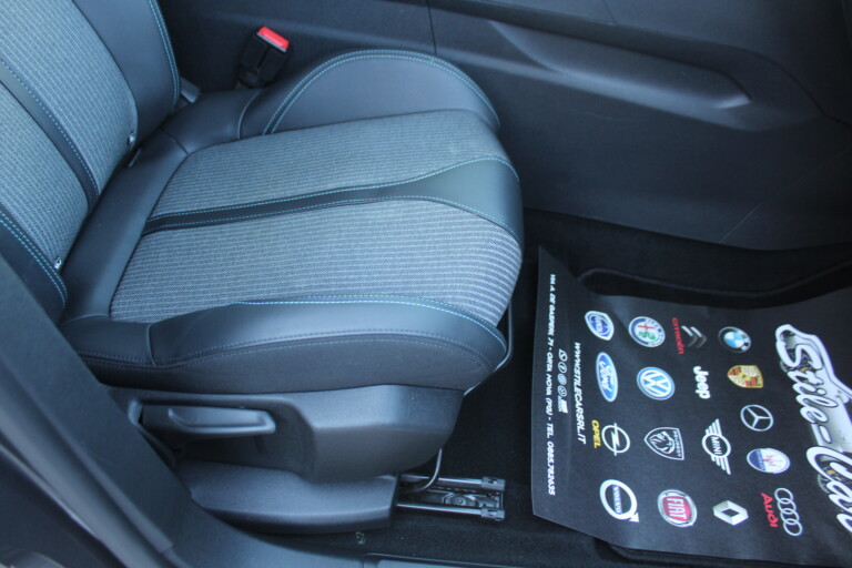 17 Stilecar It Peugeot 3008 Gk419rj