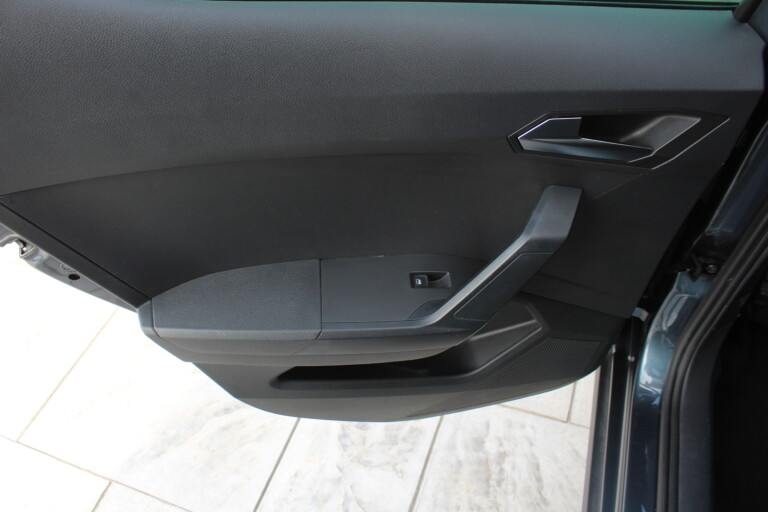 18 Stilecar It Seat Arona Gm591yf