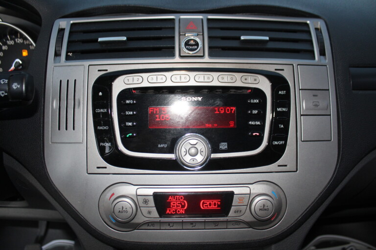 19 Stilecar It Ford Kuga Eh159ab