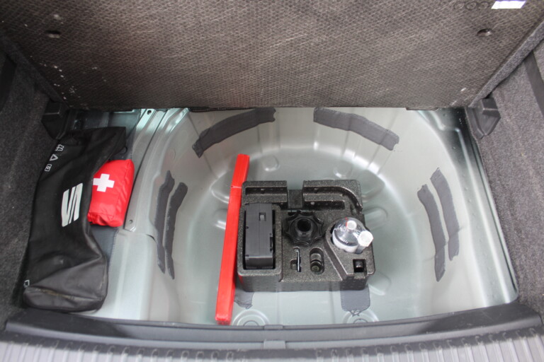24 Stilecar It Seat Arona Gm591yf