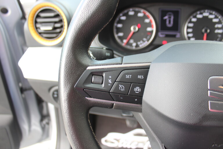24 Stilecar It Seat Arona Gm962lb