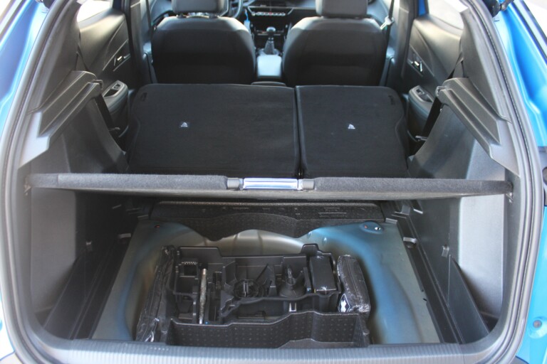 26 Stilecar It Peugeot 2008 Gj757av