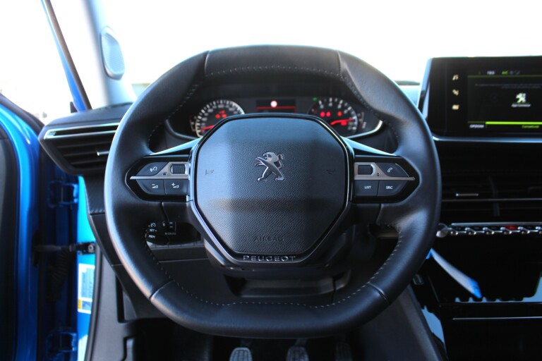 27 Stilecar It Peugeot 2008 Gj757av