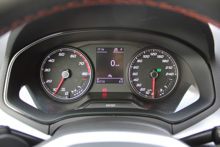 28 Stilecar It Seat Arona Gm591yf