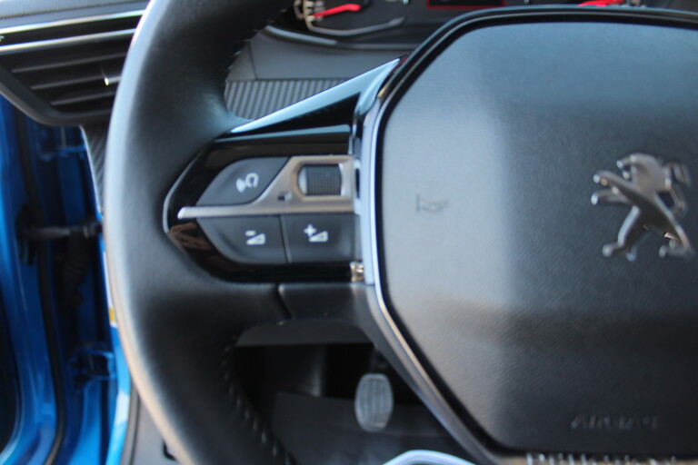 29 Stilecar It Peugeot 2008 Gj757av