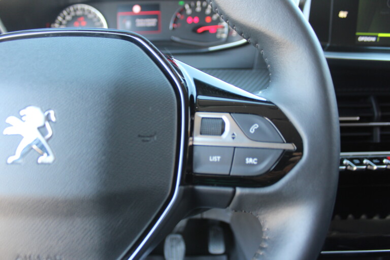 30 Stilecar It Peugeot 2008 Gj757av