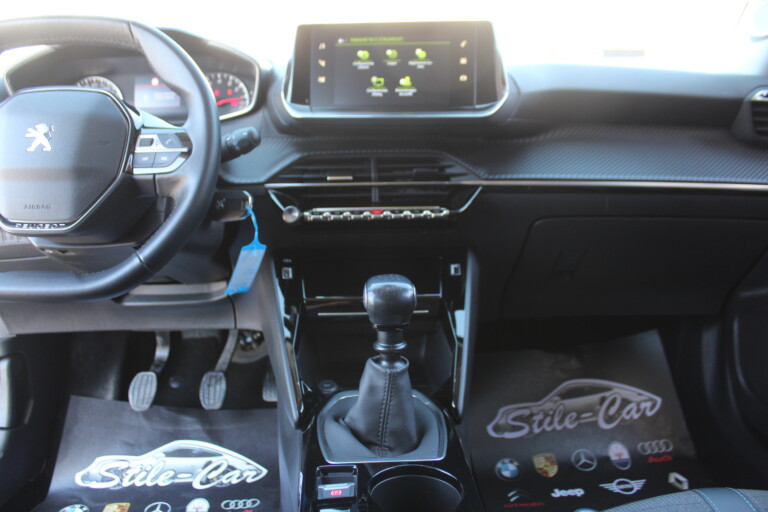 32 Stilecar It Peugeot 2008 Gj757av