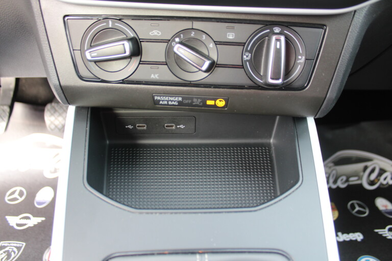 32 Stilecar It Seat Arona Gm962lb