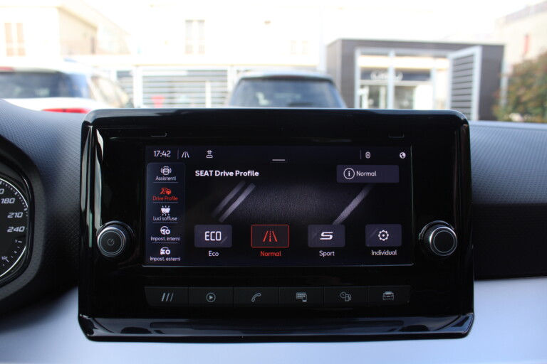 33 Stilecar It Seat Arona Gm591yf