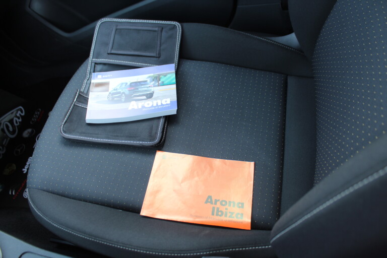 34 Stilecar It Seat Arona Gm962lb