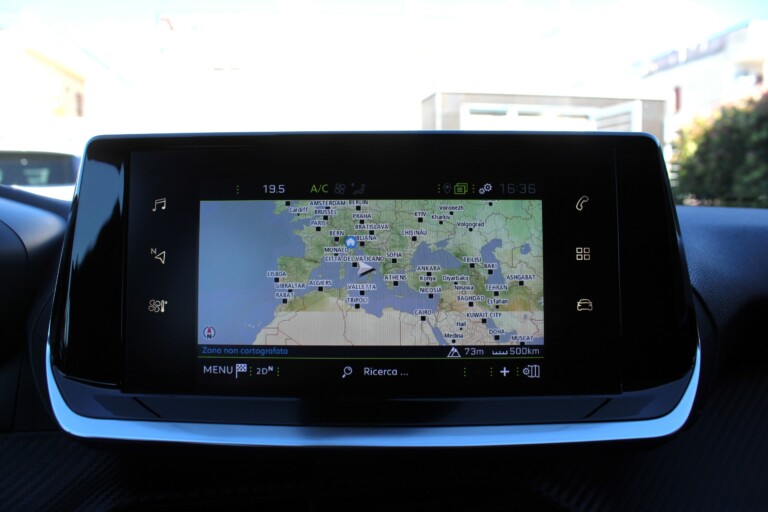 36 Stilecar It Peugeot 2008 Gj757av