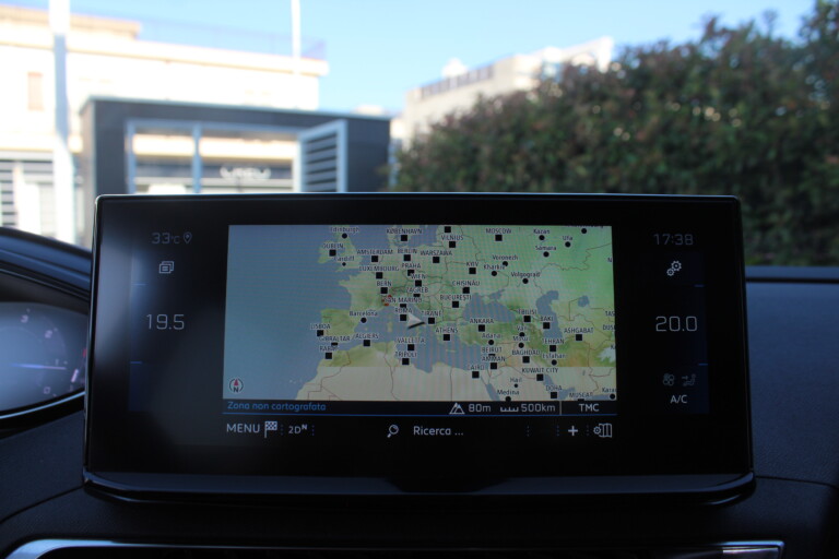 37 Stilecar It Peugeot 3008 Gk990ga