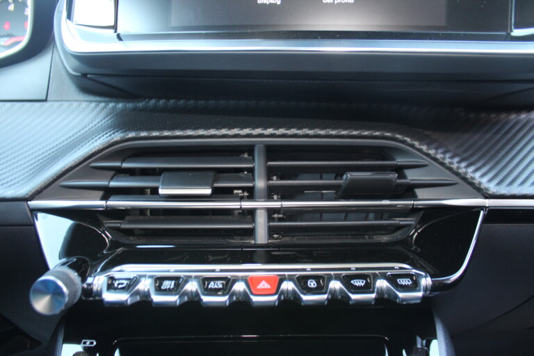 41 Stilecar It Peugeot 2008 Gj757av