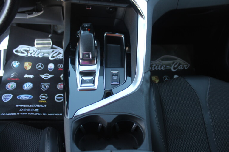 45 Stilecar It Peugeot 3008 Gk990ga