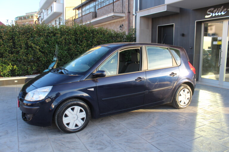 02 Stilecar It Renault Scenic Dp444tz