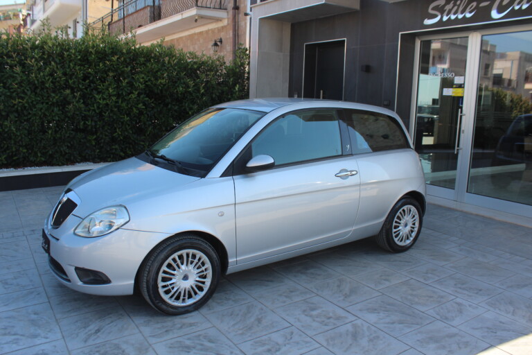 03 Stilecar It Lancia Ypsilon Dp762wv