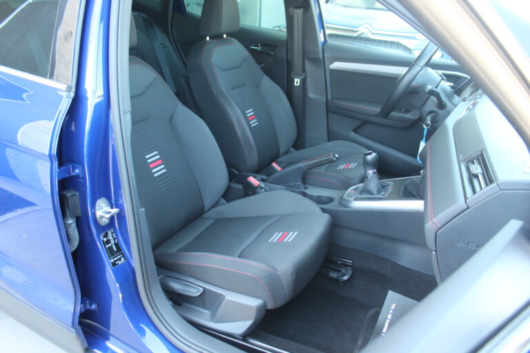 15 Stilecar It Seat Arona Gd162ax