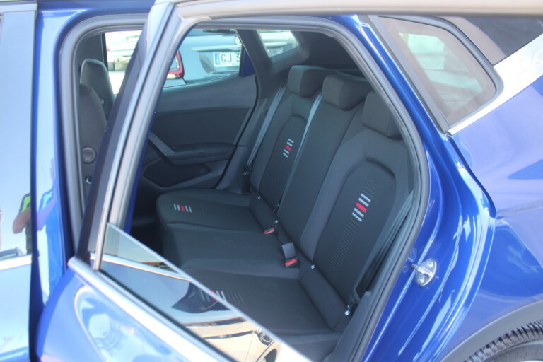 17 Stilecar It Seat Arona Gd162ax