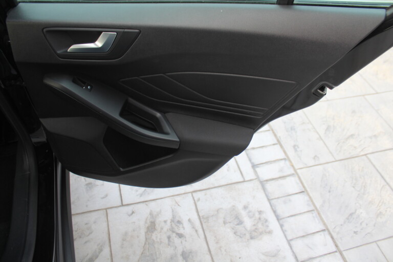 18 Stilecar It Ford Focus Gj660bb