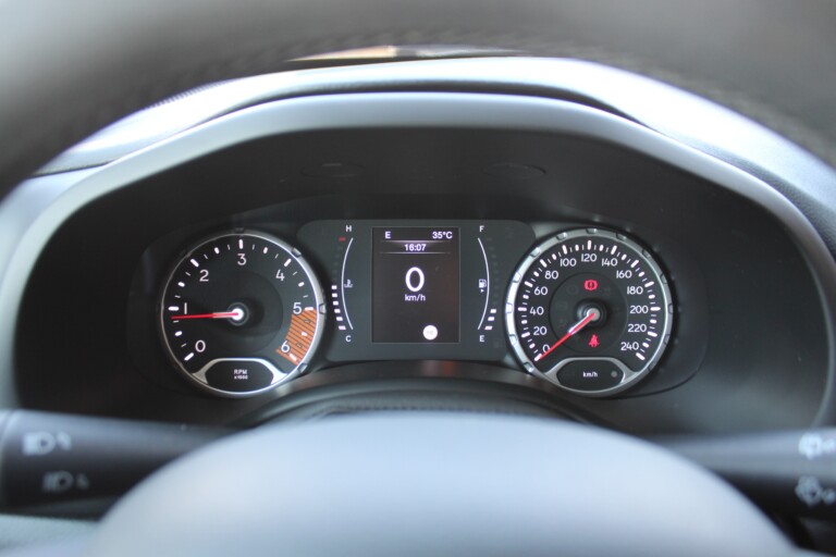 27 Stilecar It Jeep Renegade Gj246yj